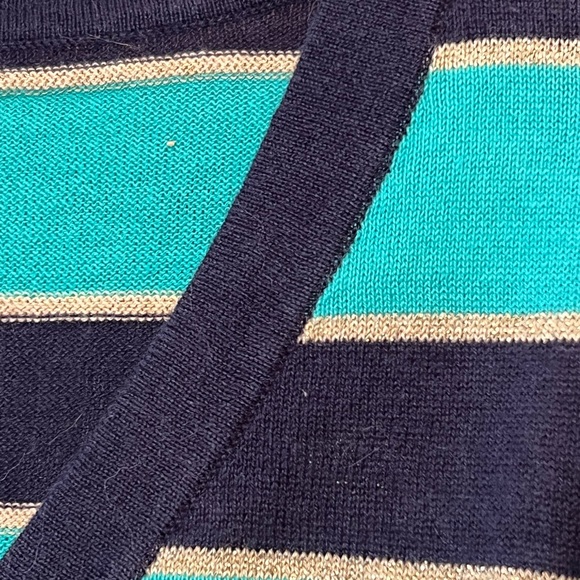 Turquoise spring lily sweater - Picture 4 of 9